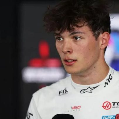 Bearman comenta futuro na Ferrari após boatos sobre aposentadoria de Hamilton