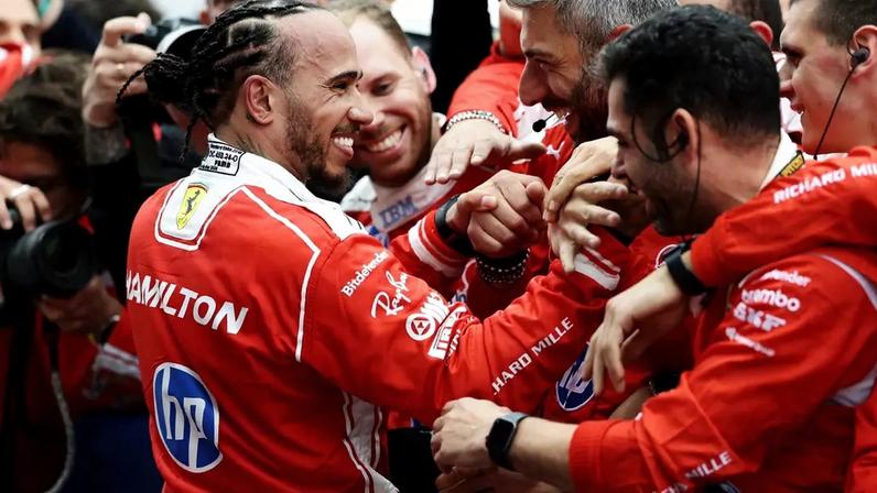 Lewis Hamilton celebra melhor pódio com a Ferrari no Canadá