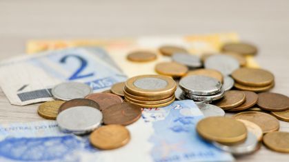 Mais da metade dos brasileiros recorreu a algum tipo de crédito em 2025