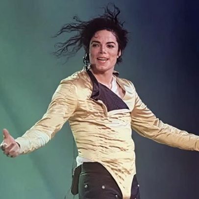 Álbum de Michael Jackson atinge topo mundial e quebra recorde