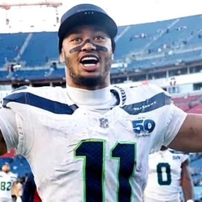 Smith-Njigba fica irritado por receber troféu de Defensor do Ano da NFL