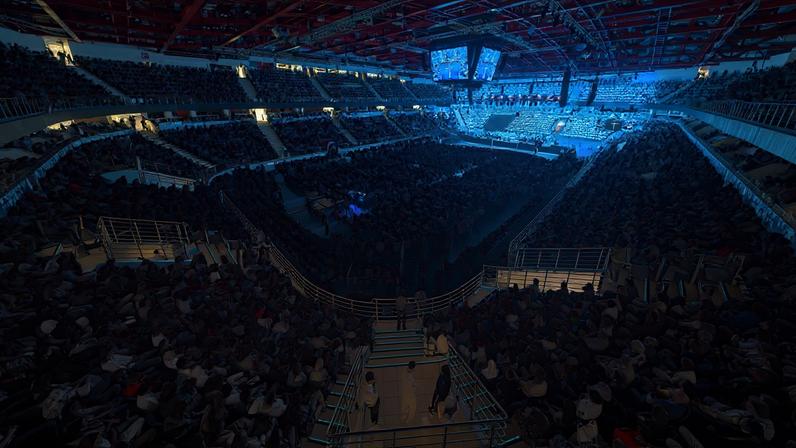 A cruzada atraiu uma multidão para ouvir o Evangelho. (Foto: Billy Graham Evangelistic Association).