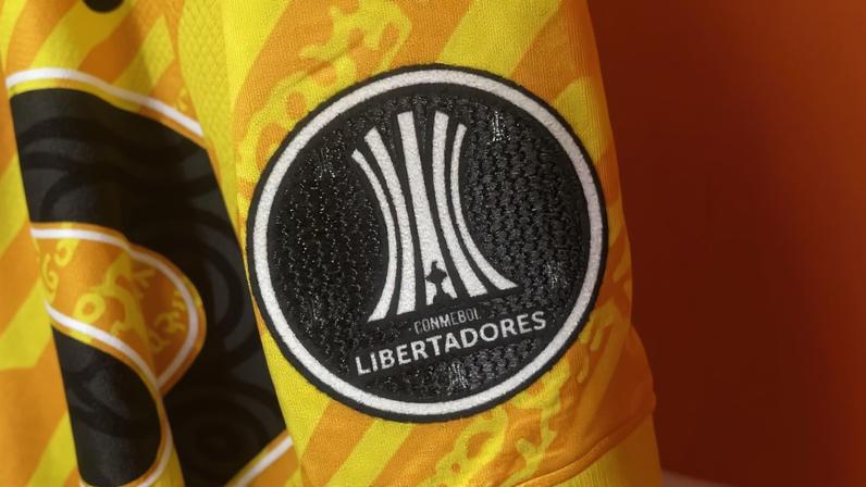 Camisa de goleiro do Corinthians preparada para a disputa da Libertadores 2025 — Foto: Rodrigo Coca/Agência Corinthians