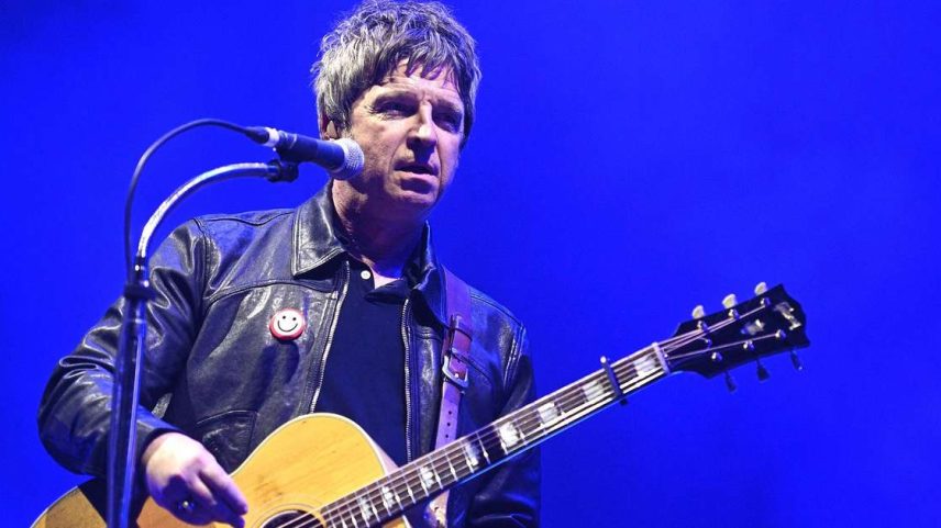 Noel Gallagher, guitarrista do Oasis, ao vivo em 2023