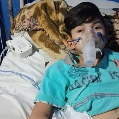 Menino de 11 anos precisa adaptar quarto para continuar tratamento