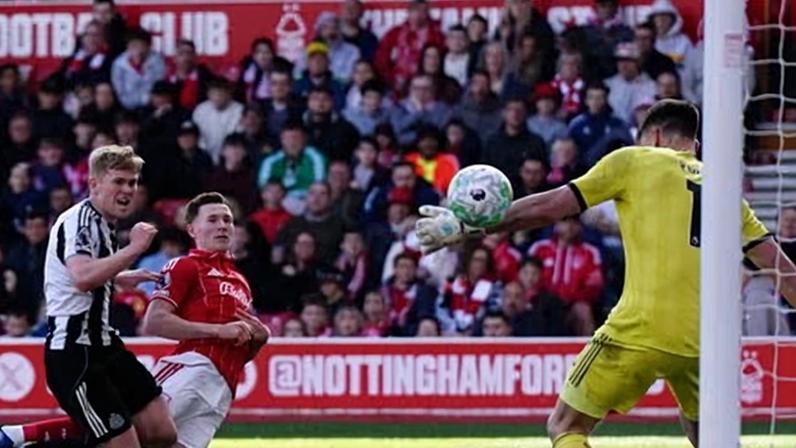 Elliot Anderson scores Nottingham Forest’s equaliser into the top corner from a tight angle.