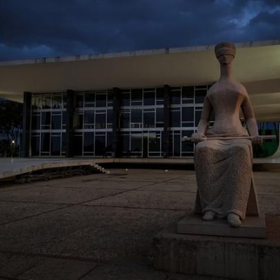 CNI aciona STF para questionar suspensão da taxa das blusinhas