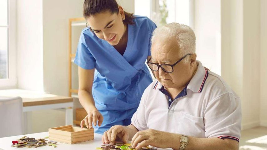 Entenda como identificar os sinais do Alzheimer