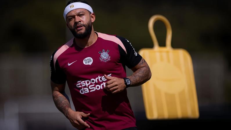 Memphis Depay deve ser titular no confronto (Foto: Rodrigo Coca/Agência Corinthians)