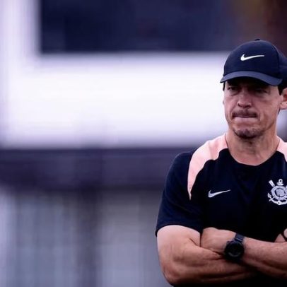 Memphis é dúvida e Diniz tem retorno na defesa para enfrentar o Atlético-MG