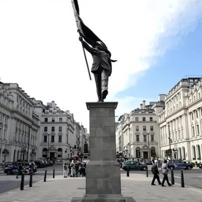 Como Banksy instalou uma estátua no centro de Londres