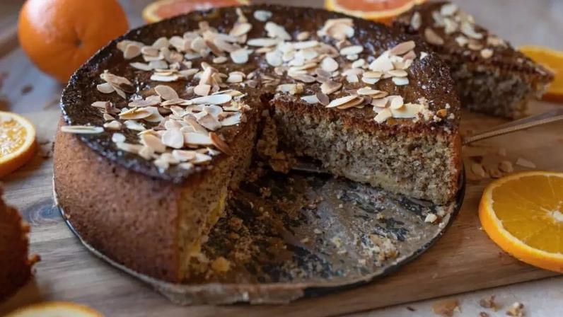 Bolo de laranja e amêndoas sem glúten de liquidificador