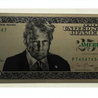 Pintor britânico por trás da nota 250 dólares diz ter discutido design com Trump