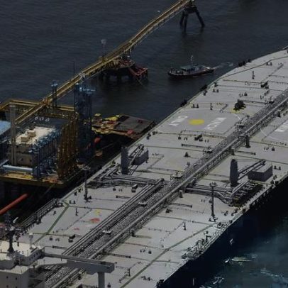 Preço do petróleo sobe para quase US$100 com esperança de acordo EUA-Irã