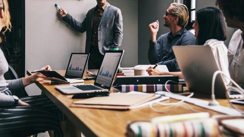 Dia do Trabalhador: como a escala 6x1 muda rotina e custos