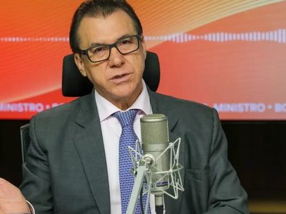 Fim da taxa das blusinhas é resposta à reclamação, diz ministro