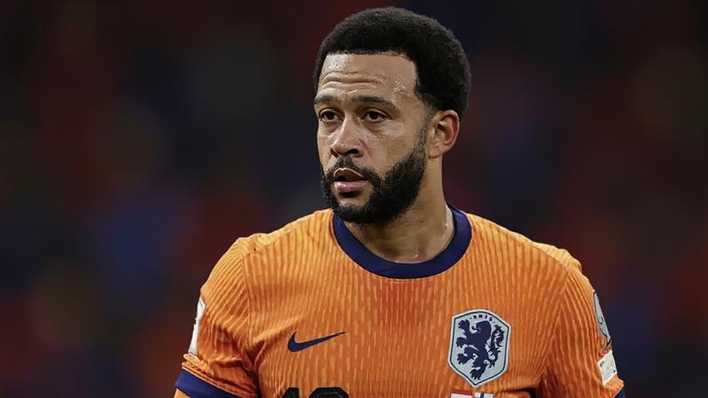 Memphis Depay, do Corinthians, foi convocado para defender a Holanda na Copa do Mundo.