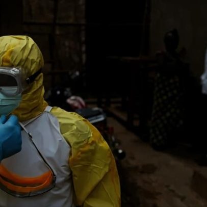 Grupo pede que diplomatas dos EUA deixem países durante surto de ebola