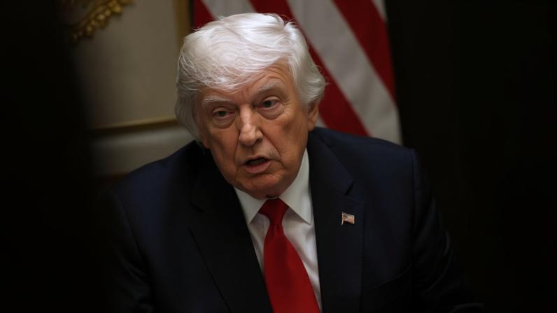 Juiz dos EUA bloqueia fundo de US$ 1,8 bi de Trump para anti-weaponização
