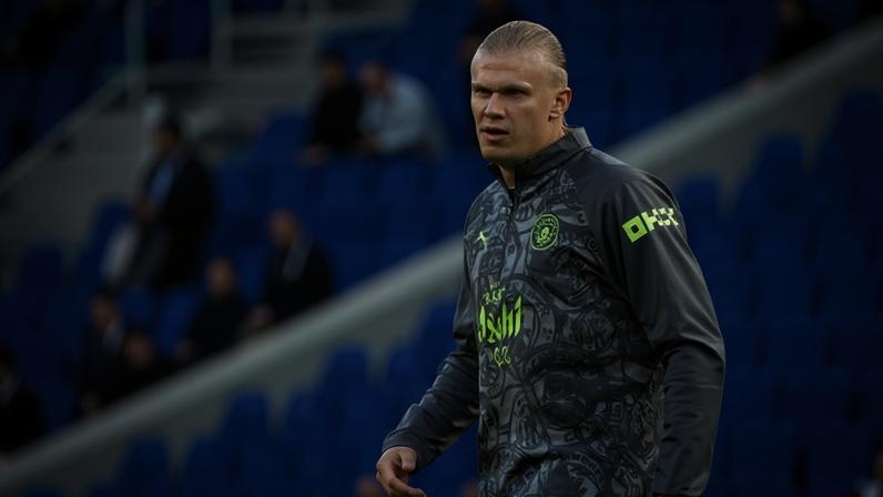 Erling Haaland of Manchester City warms up.