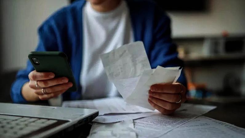 Em março, o Brasil atingiu 82,8 milhões de endividados, o maior número de inadimplentes em toda a série histórica da avaliadora de crédito Serasa