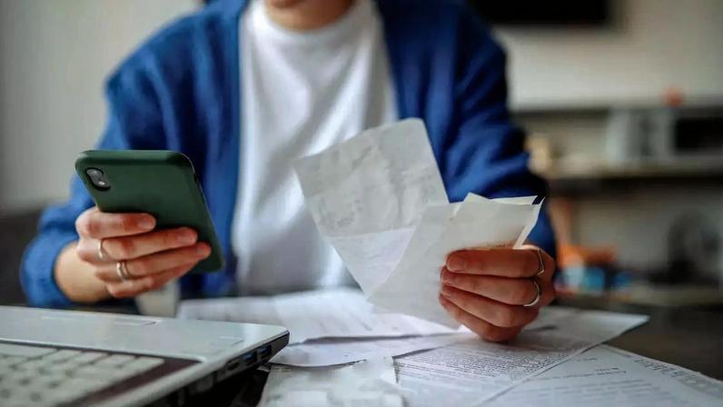 Em março, o Brasil atingiu 82,8 milhões de endividados, o maior número de inadimplentes em toda a série histórica da avaliadora de crédito Serasa