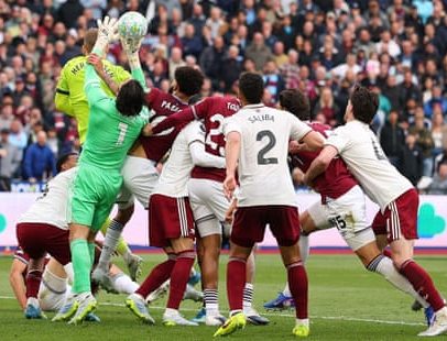 VAR oferece momento decisivo do Arsenal pelo título e gera discussão digital