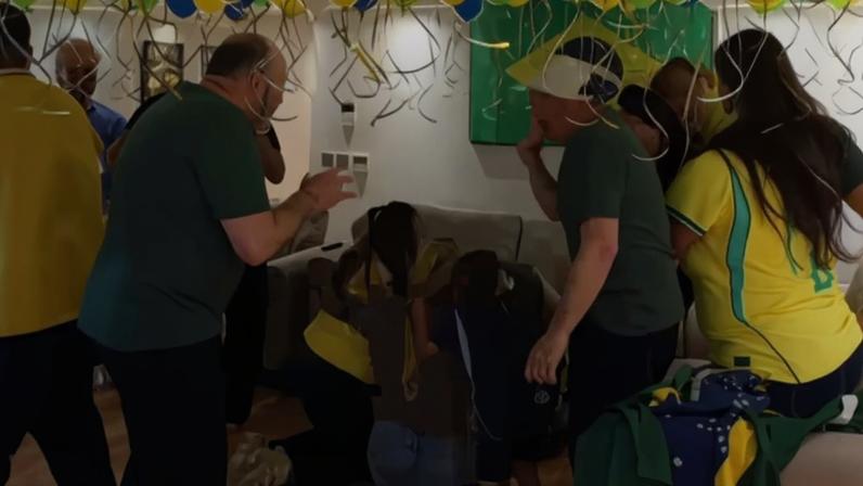 O jogador recebeu uma oração de seus familiares. (Foto: Reprodução/Instagram/thiago01).