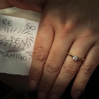 Brasileira é pedida em casamento durante show de Harry Styles