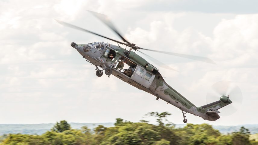 Cláudio Castro anuncia compra de helicóptero de guerra e envio de equipe para os EUA