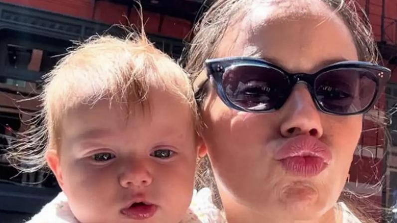 Após anos dedicada aos filhos com Chay Suede, Laura Neiva contou como a maternidade transformou suas prioridades; confira