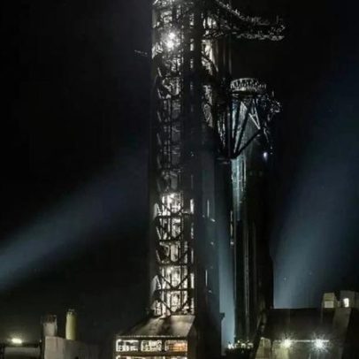 Foguete atualizado da SpaceX pronto para 1º lançamento antes do IPO