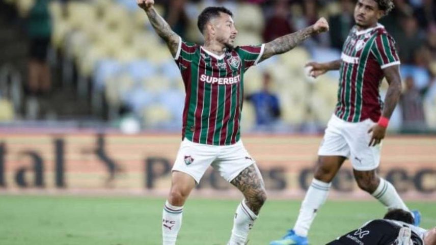 Lance do gol de Lucho Acosta no primeiro tempo –