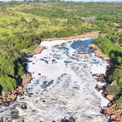 Espuma no Rio Tietê em Salto é causada pelo esgoto doméstico