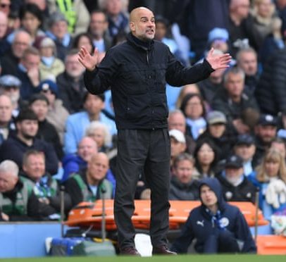 Guardiola exige que City eleve o desempenho, sem depender de arbitragens