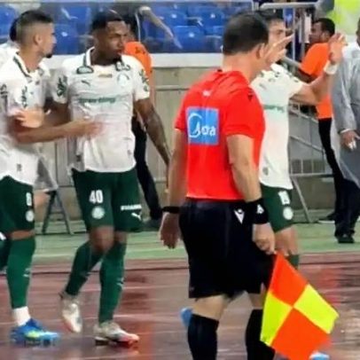 Palmeirense Fuchs reclama de gol anulado: regra é muito clara