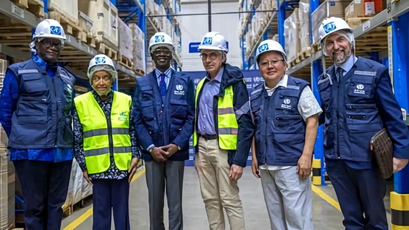 A group of the Elders at a WHO base in Nairobi: from left: Nobel laureate Denis Mukwege; former Liberian president Ellen Johnson Sirleaf, WHO director for Africa Dr Mohamed Janabi; former Mexican president Ernesto Zedillo; former Mongolian president Elbegdorj Tsakhia; and Jordanian ex-diplomat Zeid bin Ra’ad bin Zeid al-Hussein.