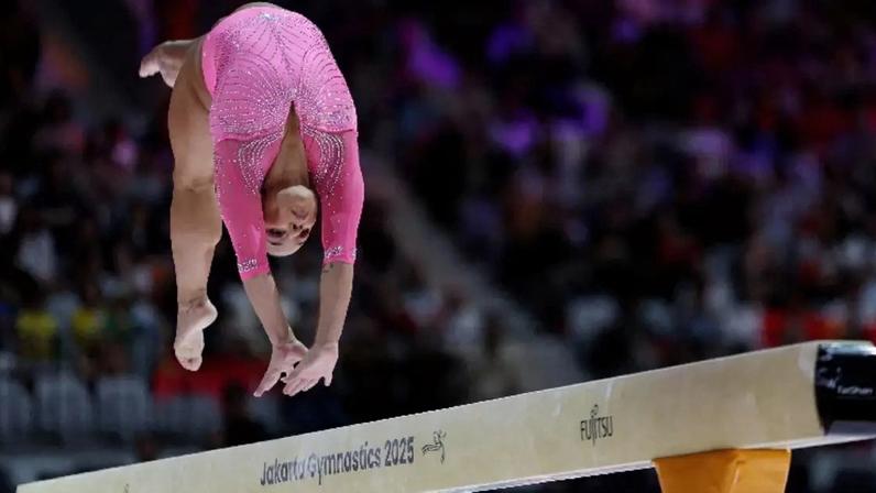 Flávia Saraiva no campeonato Mundial de Ginástica Artística de 2025 25 de outubro de 2025 REUTERS/Ajeng Dinar Ulfiana