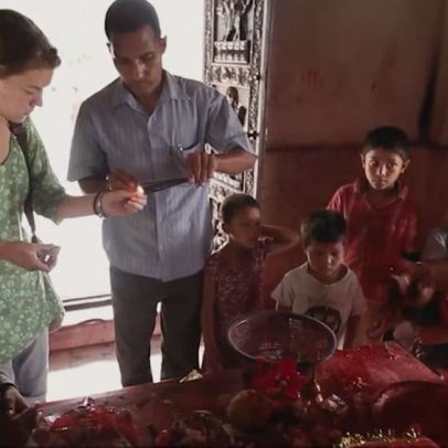 Ela usou economias de babá para mudar o mundo e hoje cria 93 filhos no Nepal