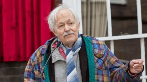 Ator de Star Wars e Shakespeare, Michael Pennington morre aos 82 anos