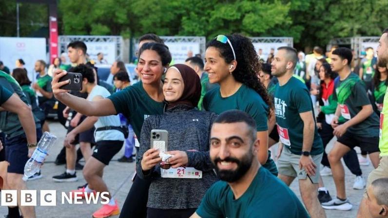 Retorno da Maratona da Palestina atrai milhares de corredores