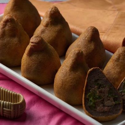 Cinco sabores de coxinha que viralizaram nas redes sociais
