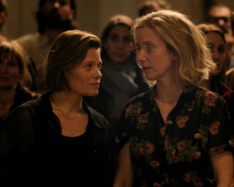 A Woman’s Life: comédia leve sobre crise de meia-idade e romance entre mulheres