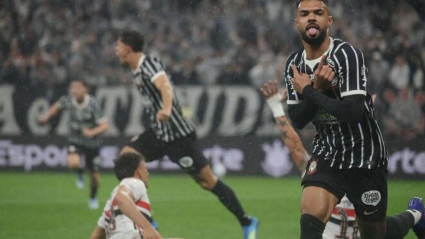 Raniele marcou o primeiro gol do Corinthians sobre o São Paulo.