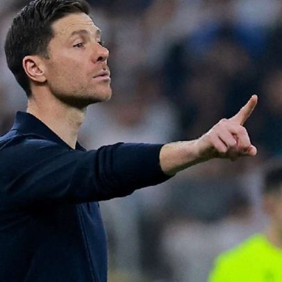 Chelsea anuncia Xabi Alonso como técnico em busca de estabilidade