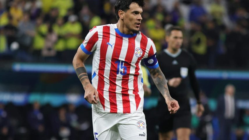Gustavo Gómez durante partida da Seleção Paraguaia (Foto: Yuri Murakami/F2.8 News/Folhapress)