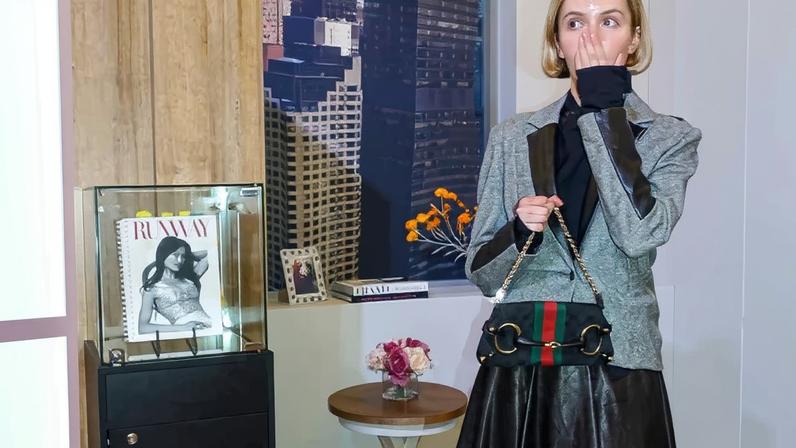Première de Diabo Veste Prada 2 com look inteiro de revenda de um único designer