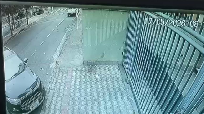 Imagens mostram o suspeito dirigindo na contramão Avenida José Cândido da Silveira