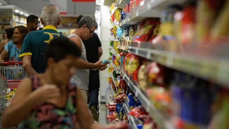 Fenômeno climático e alto preço dos fertilizantes podem pressionar valor dos alimentos