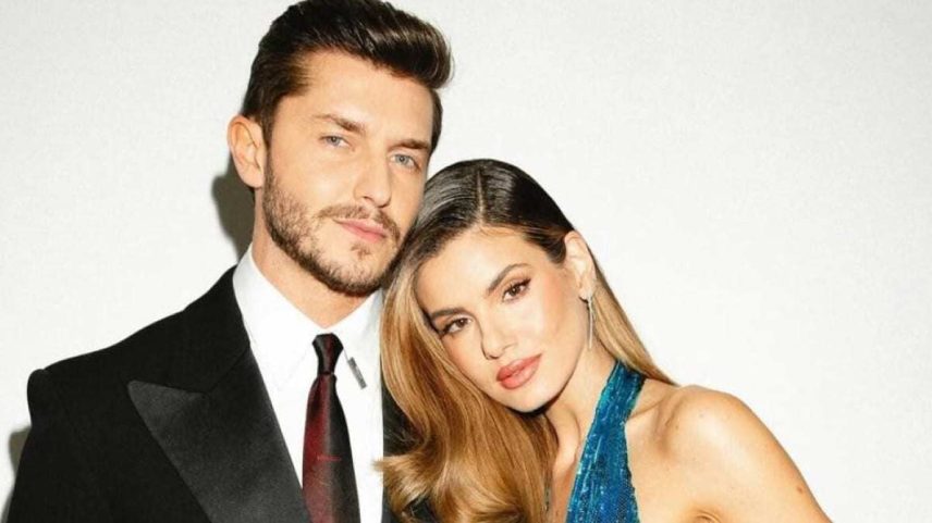 Camila Queiroz posa com a bebê e destaca olhos azuis iguais aos do pai